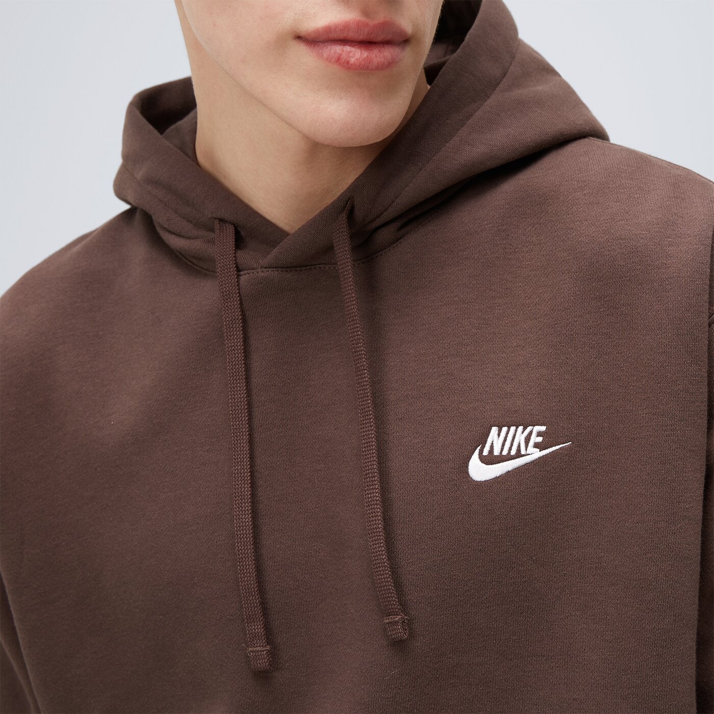 NIKE BLUZA Z KAPTUREM SPORTSWEAR CLUB FLEECE BV2654 237 BRĄZOWY