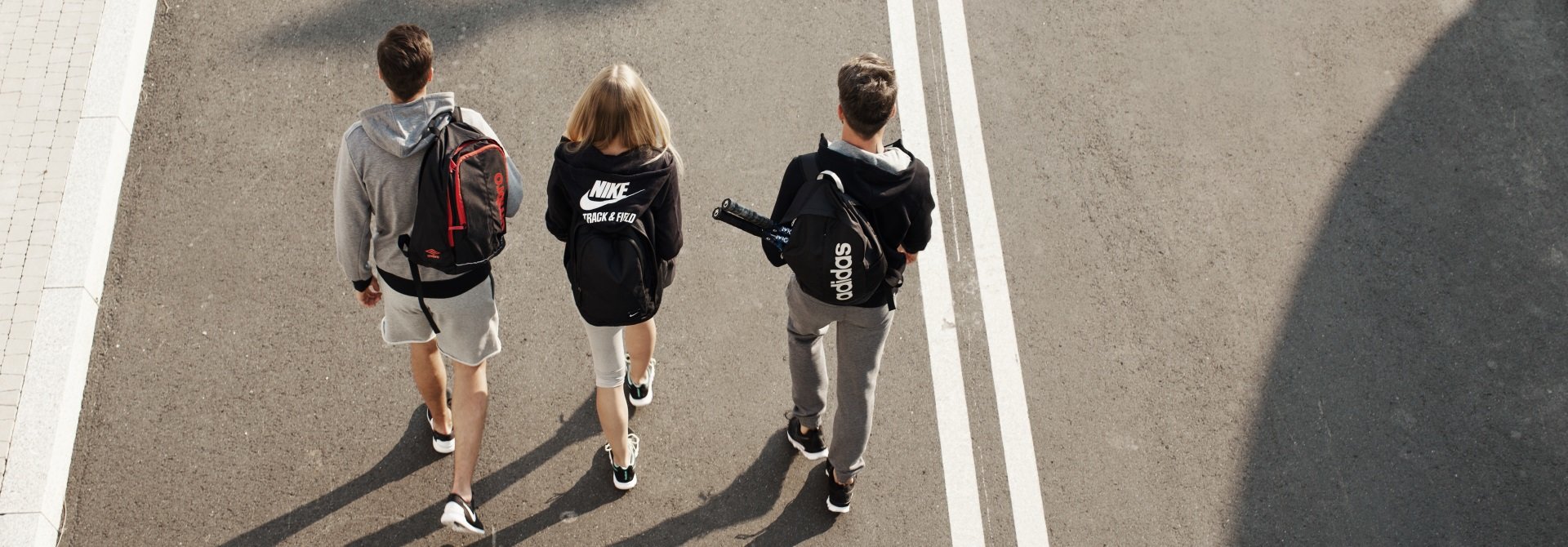 Buty w wielobarwny wzór, które skradną Ci serce!