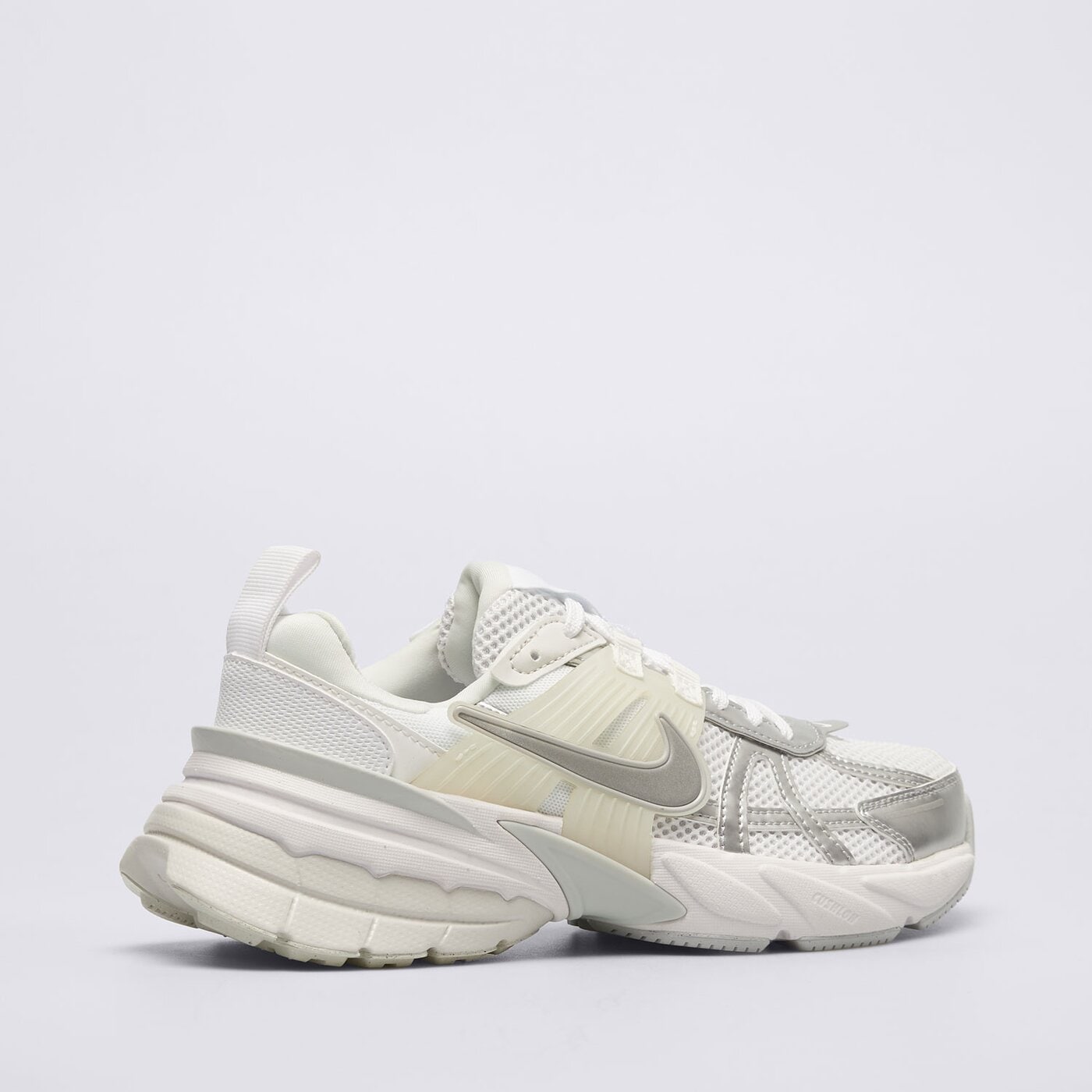 Buty sportowe damskie NIKE V2K RUN  fd0736-104 kolor biały