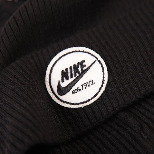 Czapka zimowa damska NIKE CZAPKA BEANIE CUFFED-CORE RED 628672010 kolor czarny