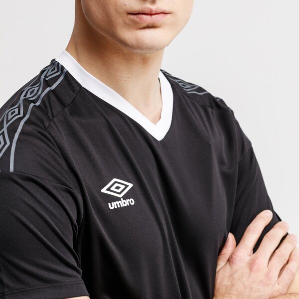 Koszulka męska UMBRO T-SHIRT SS LEGACY JERSEY SS 65209u-090 kolor czarny