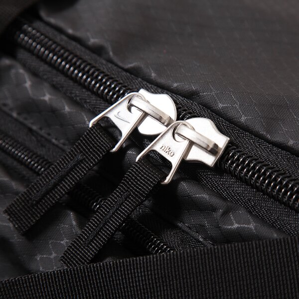 Torba sportowa damska NIKE TORBA TEAM TRAINING SMALL ba4897001 kolor czarny