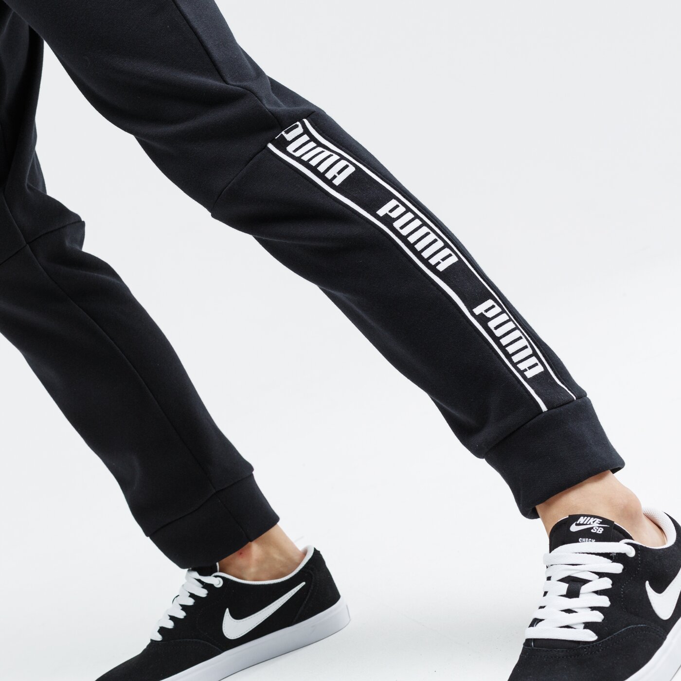 Spodnie dresowe damskie PUMA SPODNIE AMPLIFIED FL 58047801 kolor czarny