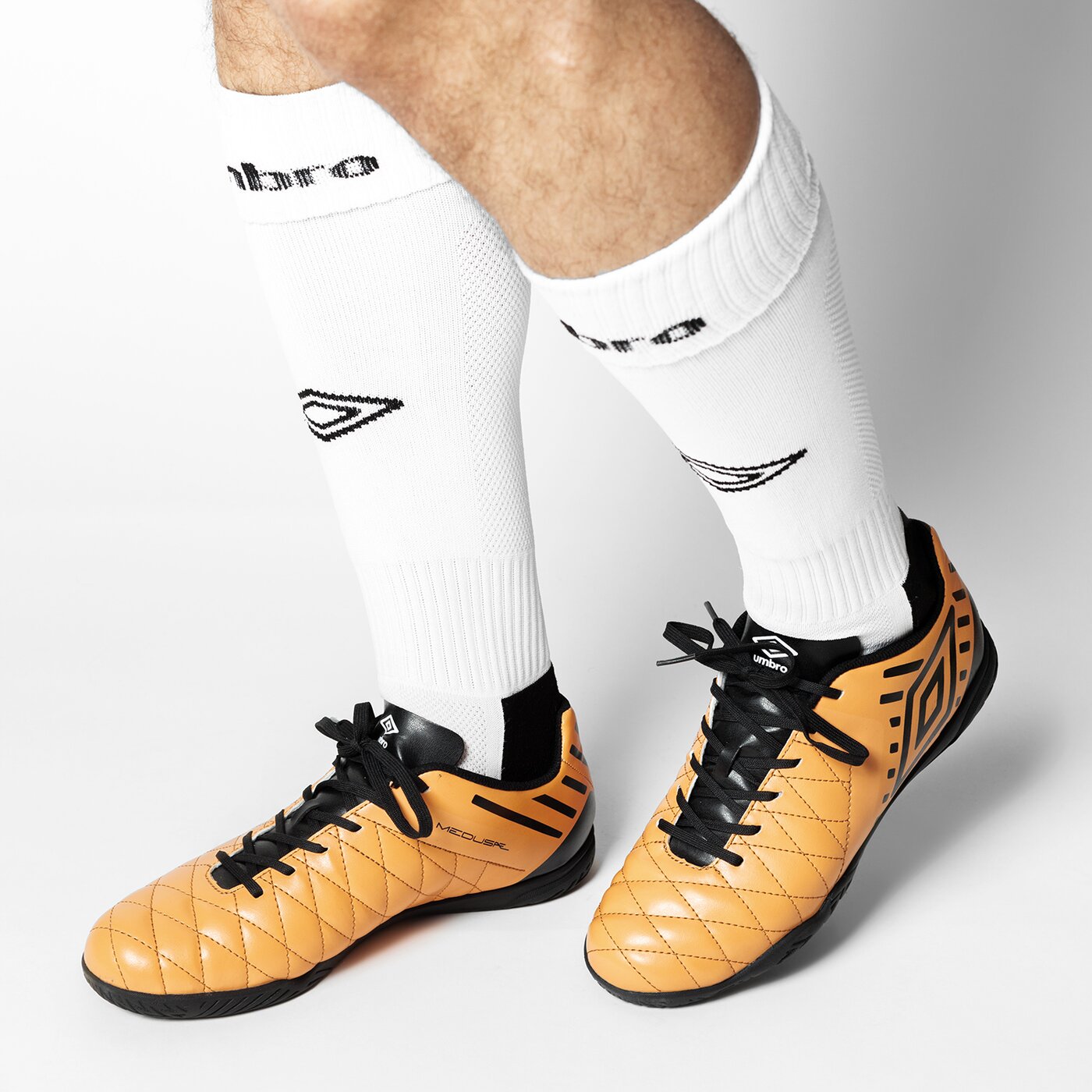 Buty piłkarskie męskie UMBRO MEDUSAE II LEAGUE IC 81362ufne kolor pomarańczowy