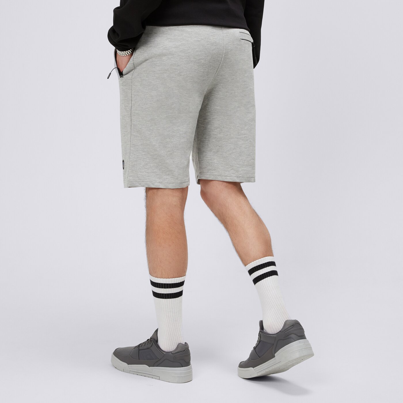 Spodenki męskie UMBRO SZORTY FOOTBALL CLUB ul125szm01001 kolor szary