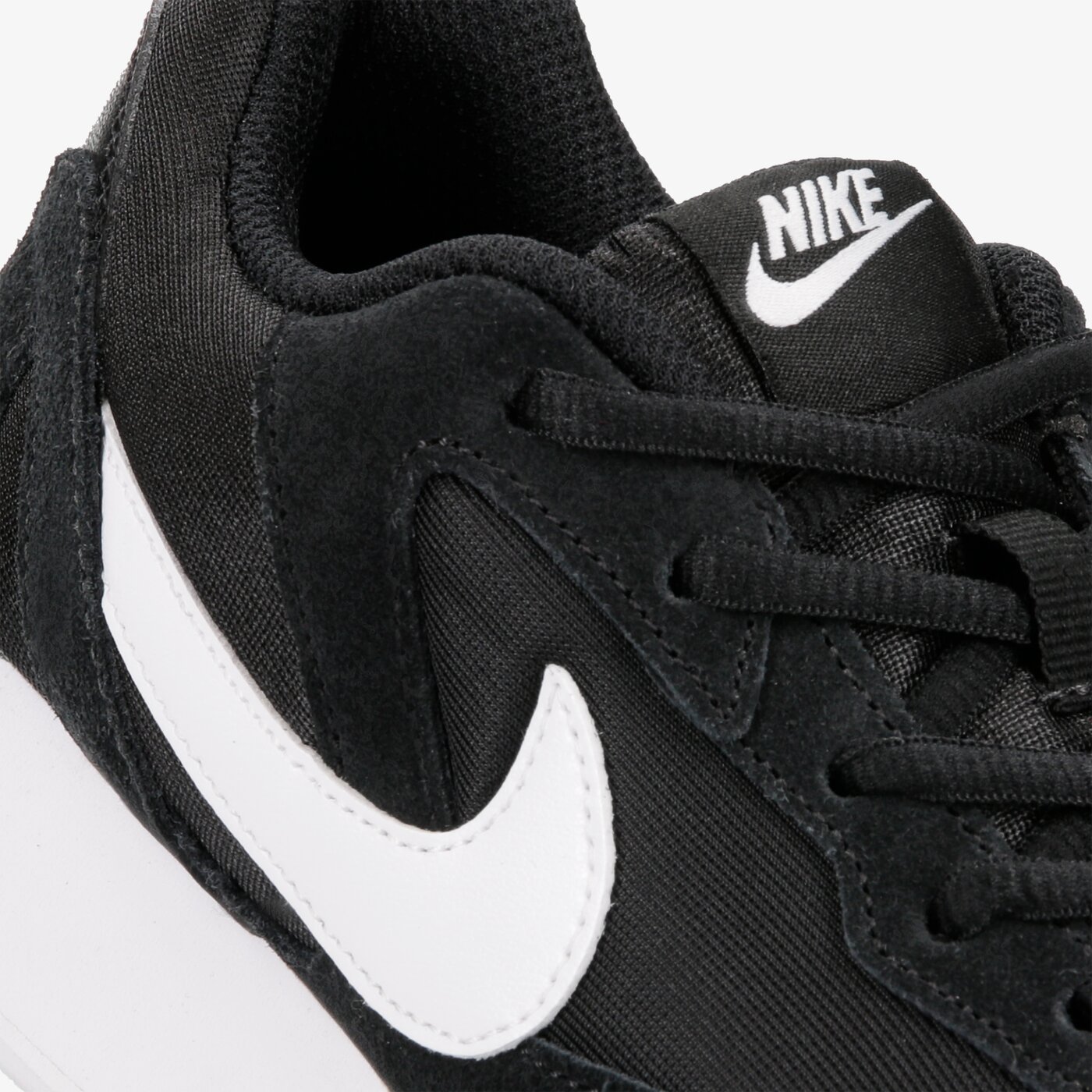 nike aq2230