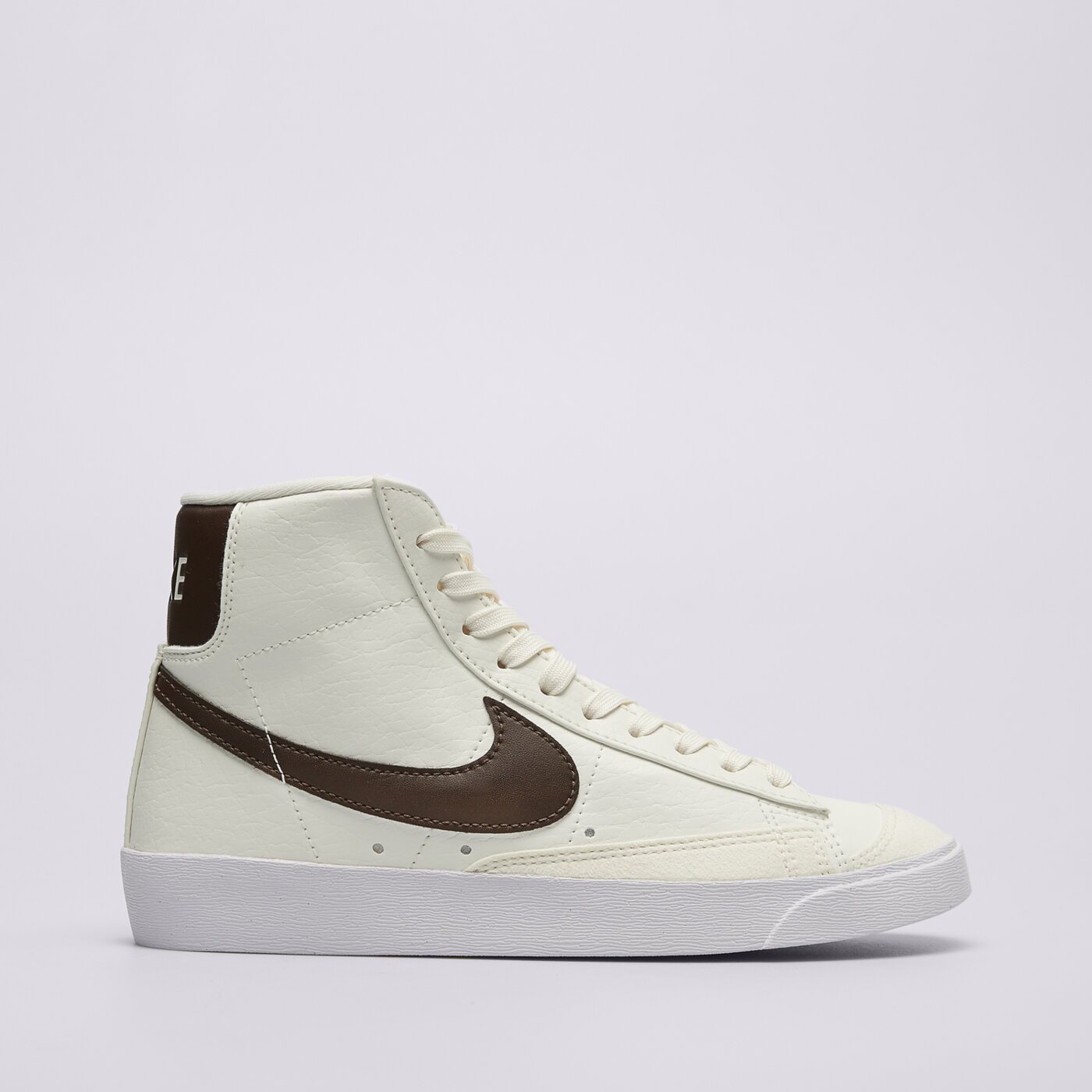 Buty sportowe damskie NIKE BLAZER MID '77 NEXT NATURE dq4124-107 kolor beżowy