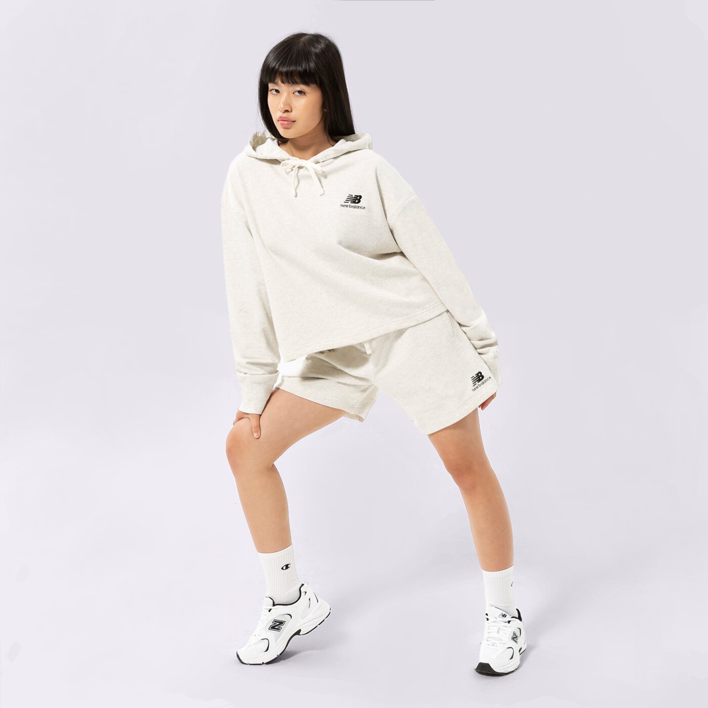 Spodenki damskie NEW BALANCE SZORTY NB ESSENTIALS UNI-SSENTIALS FLEECE SHORT us21500sah kolor szary