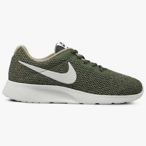 Nike on sale tanjun khaki