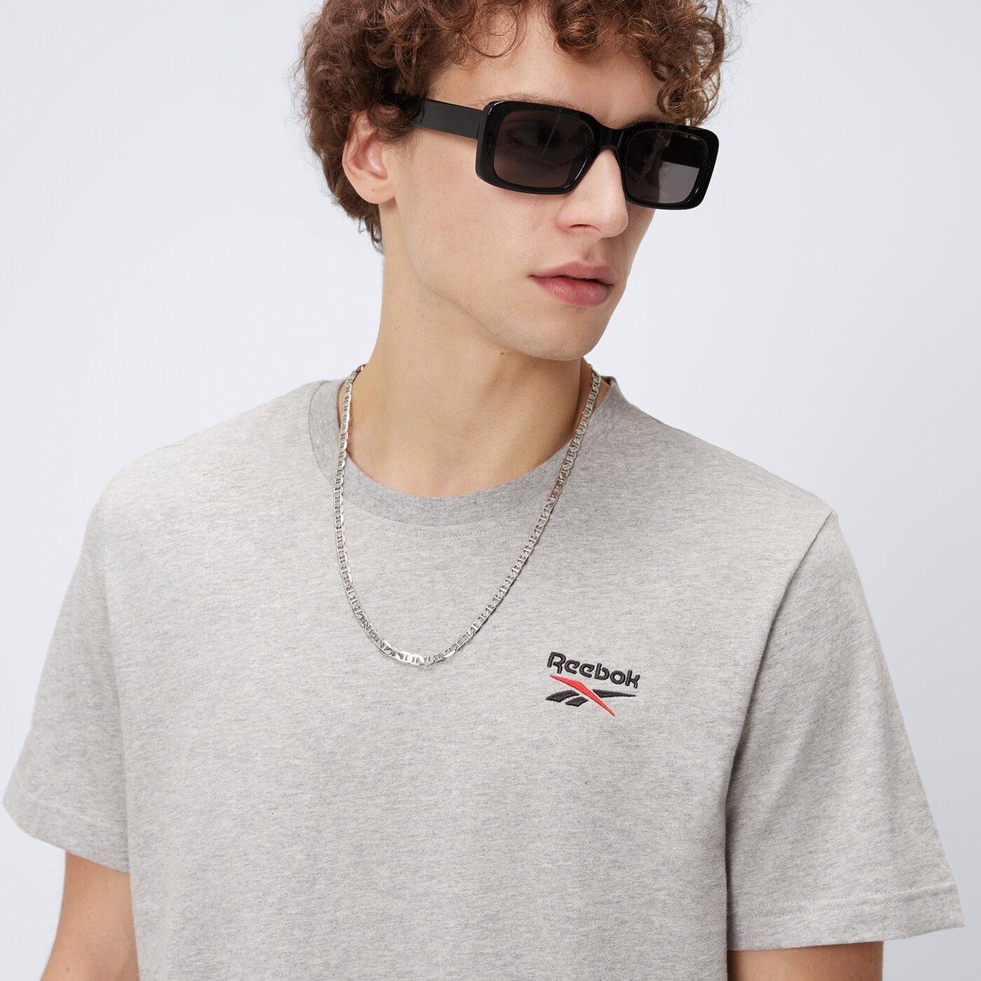 Koszulka męska REEBOK T-SHIRT IDENTITY SMALL LOGO TEE 100221743 kolor szary