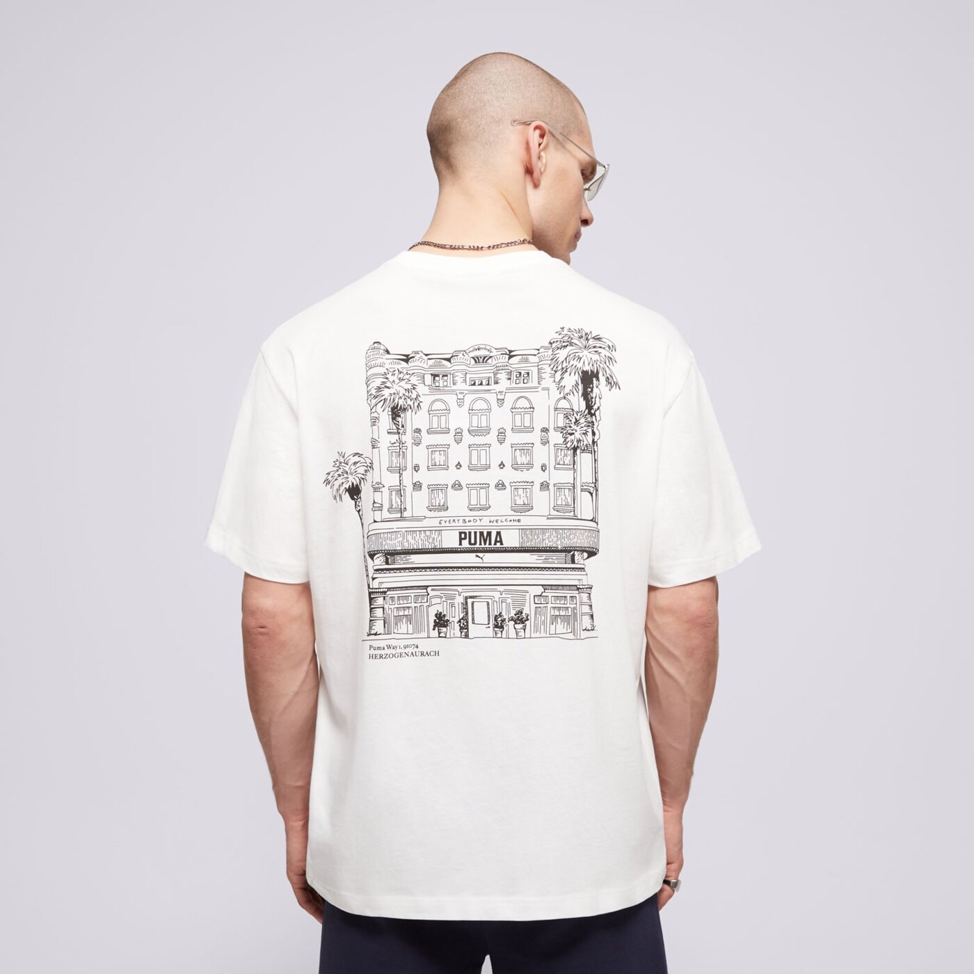 Koszulka męska PUMA T-SHIRT GRAPHICS PUMA HOTEL RELAXED TEE 629636 02 kolor biały