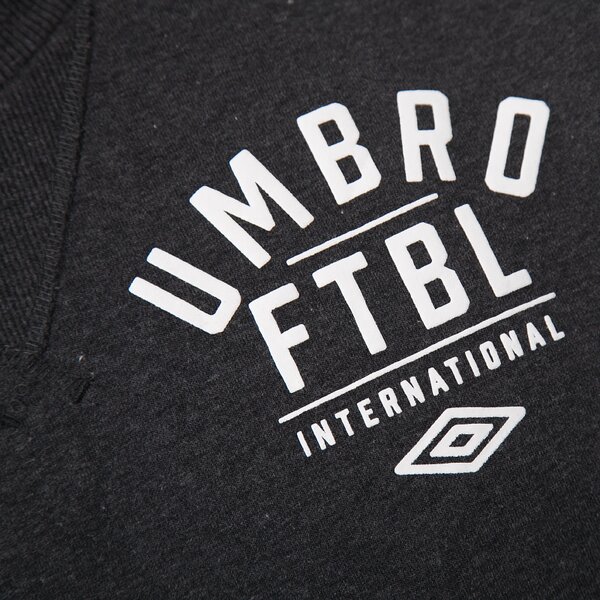 Bluza męska UMBRO BLUZA GRAPHIC CREW SWEAT 62937u1ap kolor czarny
