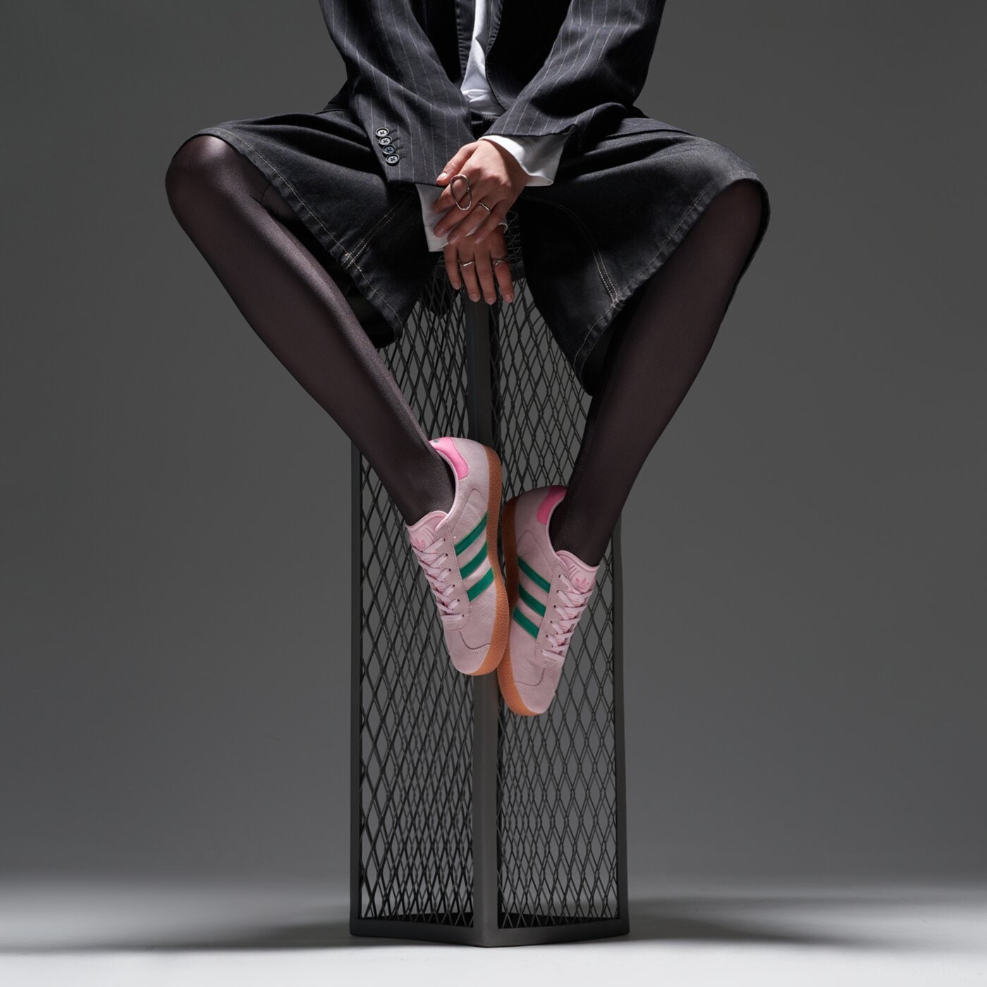 Buty dziecięce ADIDAS GAZELLE J jp7128 kolor różowy