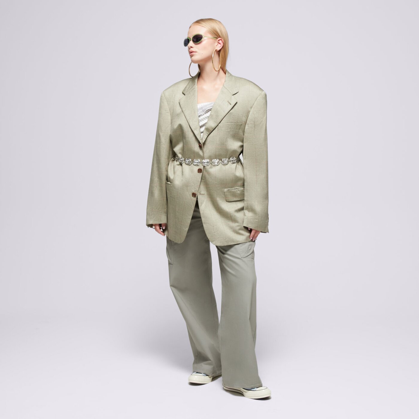 Spodnie dresowe damskie NIKE SPODNIE W NSW ESSTL WVN MR STD CARGO fv7643-320 kolor khaki