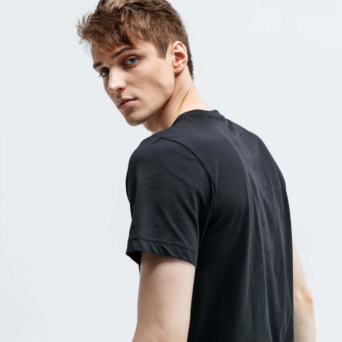 Koszulka męska ADIDAS T-SHIRT SS M BOX GRFX T 2 ei4593 kolor czarny