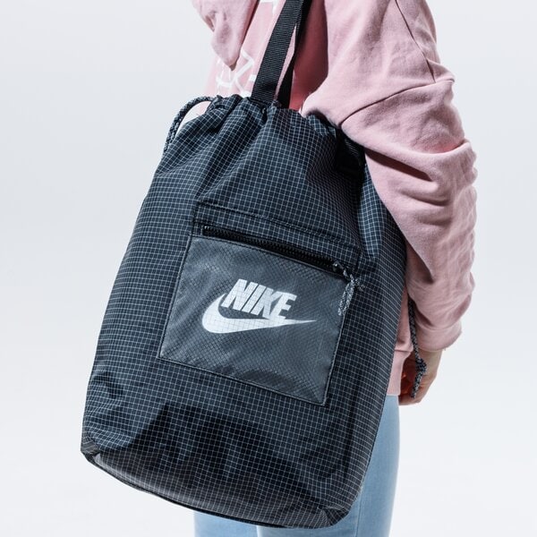 Torba sportowa damska NIKE TORBA HERITAGE cv1409-010 kolor czarny
