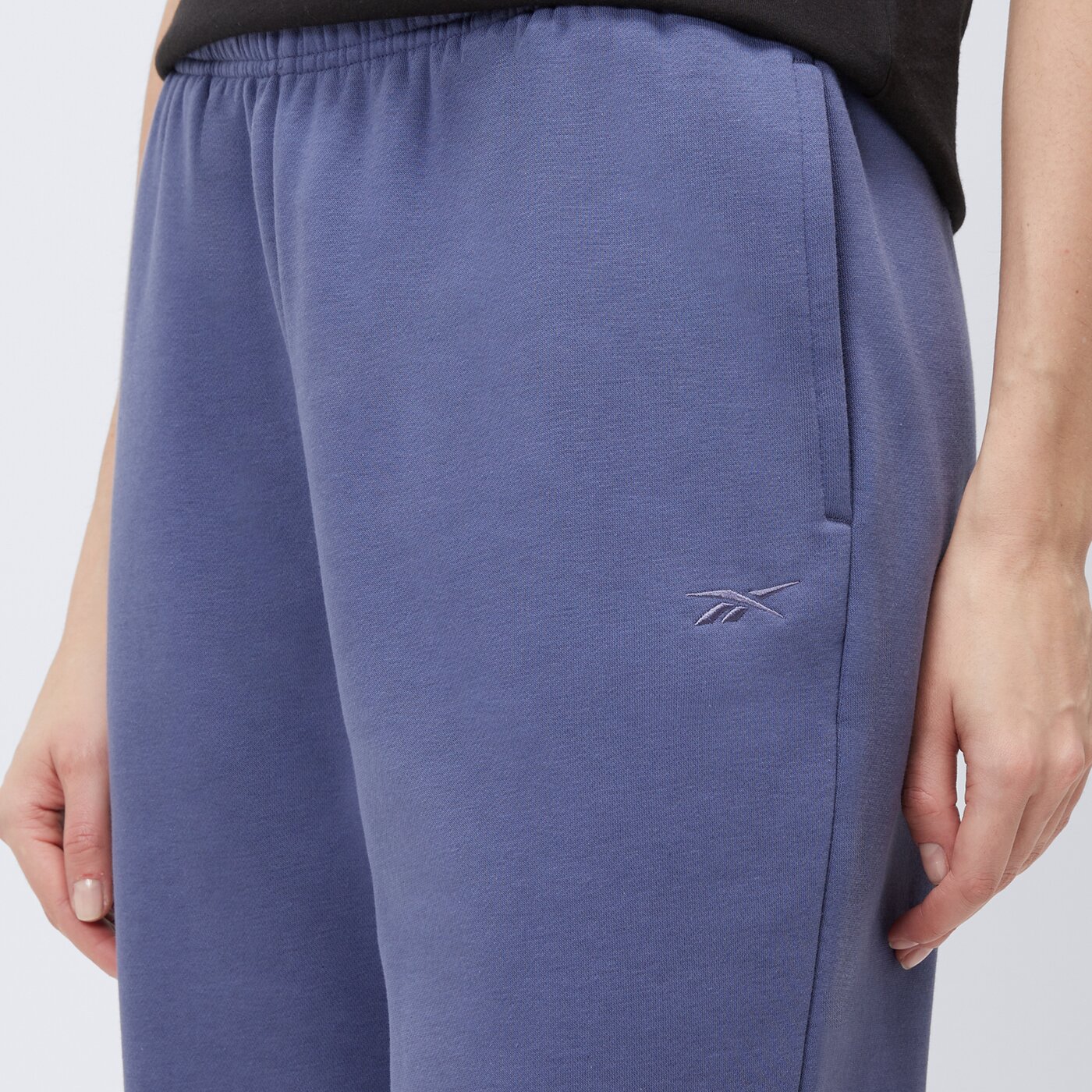 Spodnie dresowe damskie REEBOK SPODNIE LUX PANT 100214778 kolor fioletowy