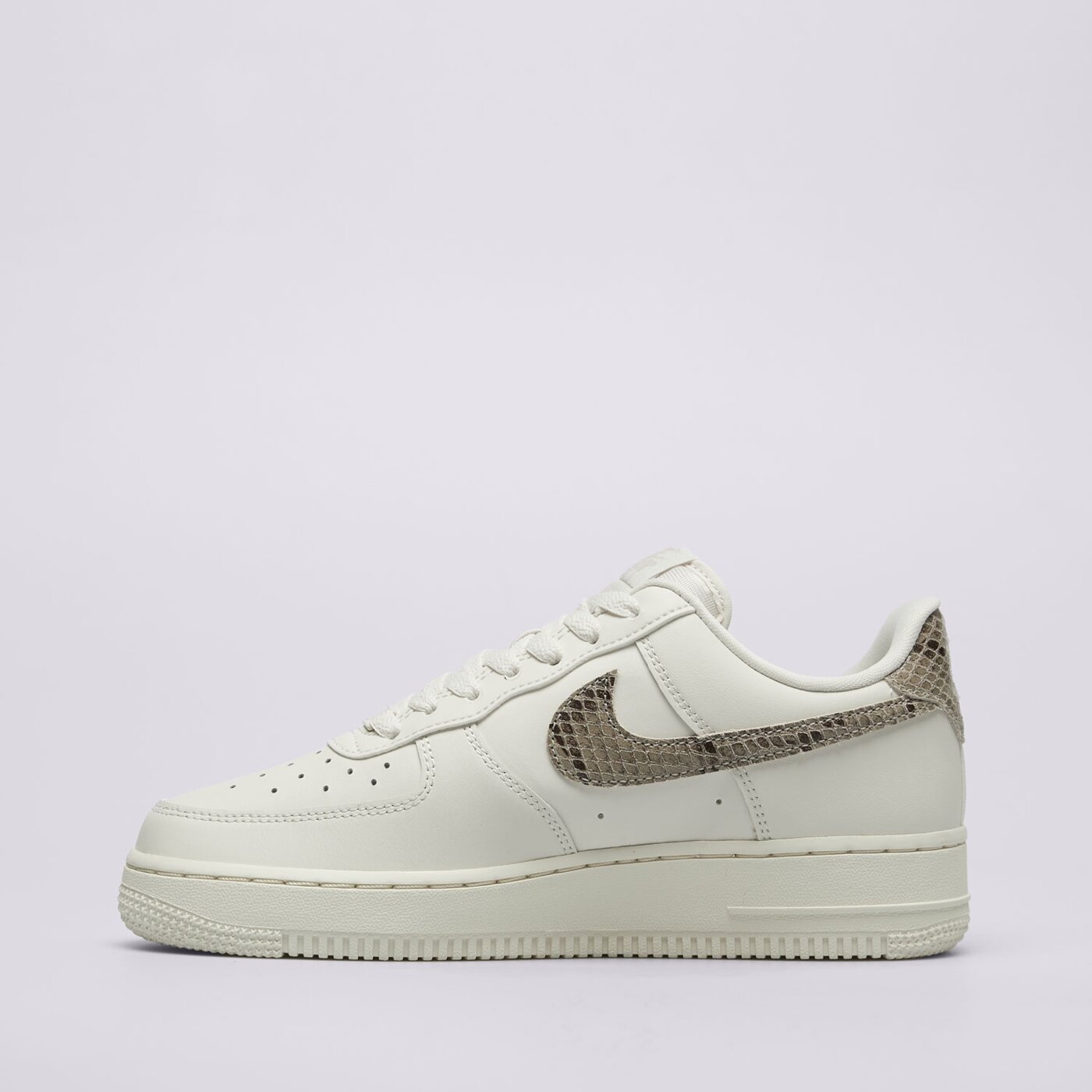 Buty sportowe damskie NIKE WMNS AIR FORCE 1 '07 REC dd8959-002 kolor beżowy