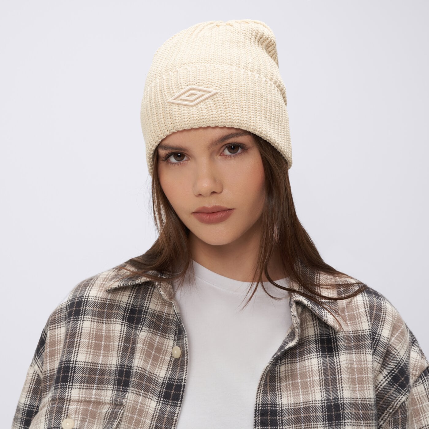 Czapka zimowa damska UMBRO CZAPKA UMBRO ESS BEIGE ul325hat10003 kolor beżowy