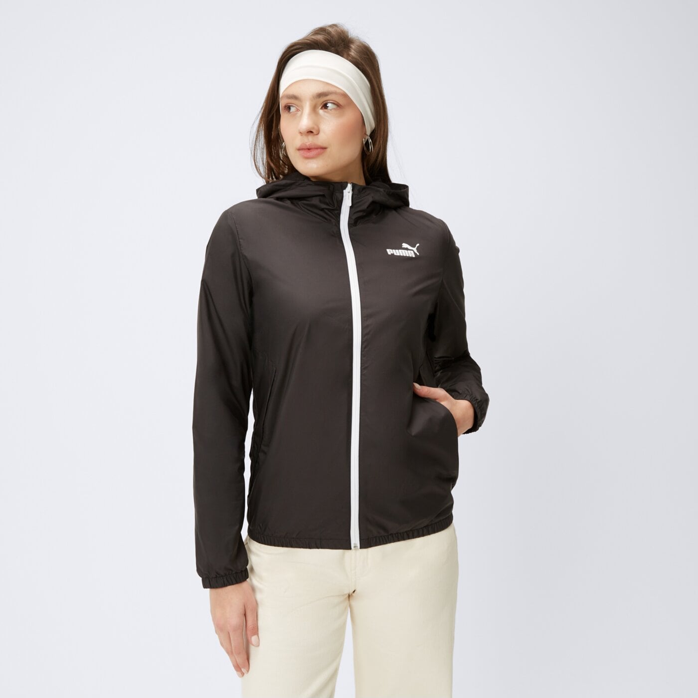Kurtka przejściowa damska PUMA KURTKA ESS SOLID WINDBREAKER 847494 52 kolor czarny