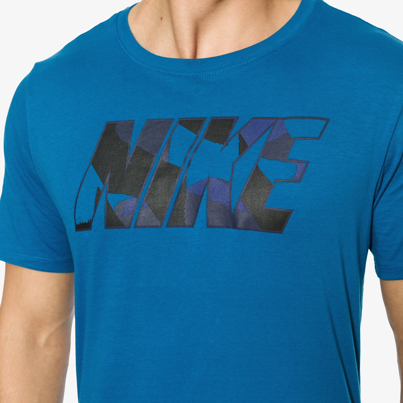 Koszulka męska NIKE T-SHIRT M PRNT ZINC BLK 847650457 kolor niebieski