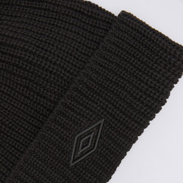 Czapka zimowa damska UMBRO CZAPKA UMBRO ESS BLACK ul325hat10001 kolor czarny