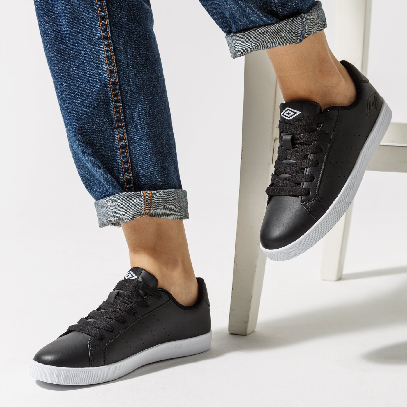 Buty sportowe damskie UMBRO KIRKE umwl120003 kolor czarny