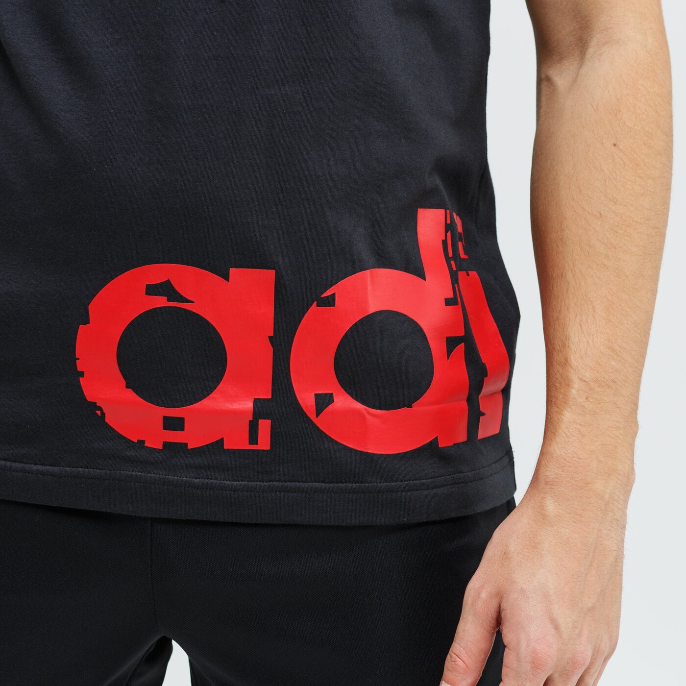 Koszulka męska ADIDAS T-SHIRT SS M GRFX LNR T 2 ei4588 kolor czarny