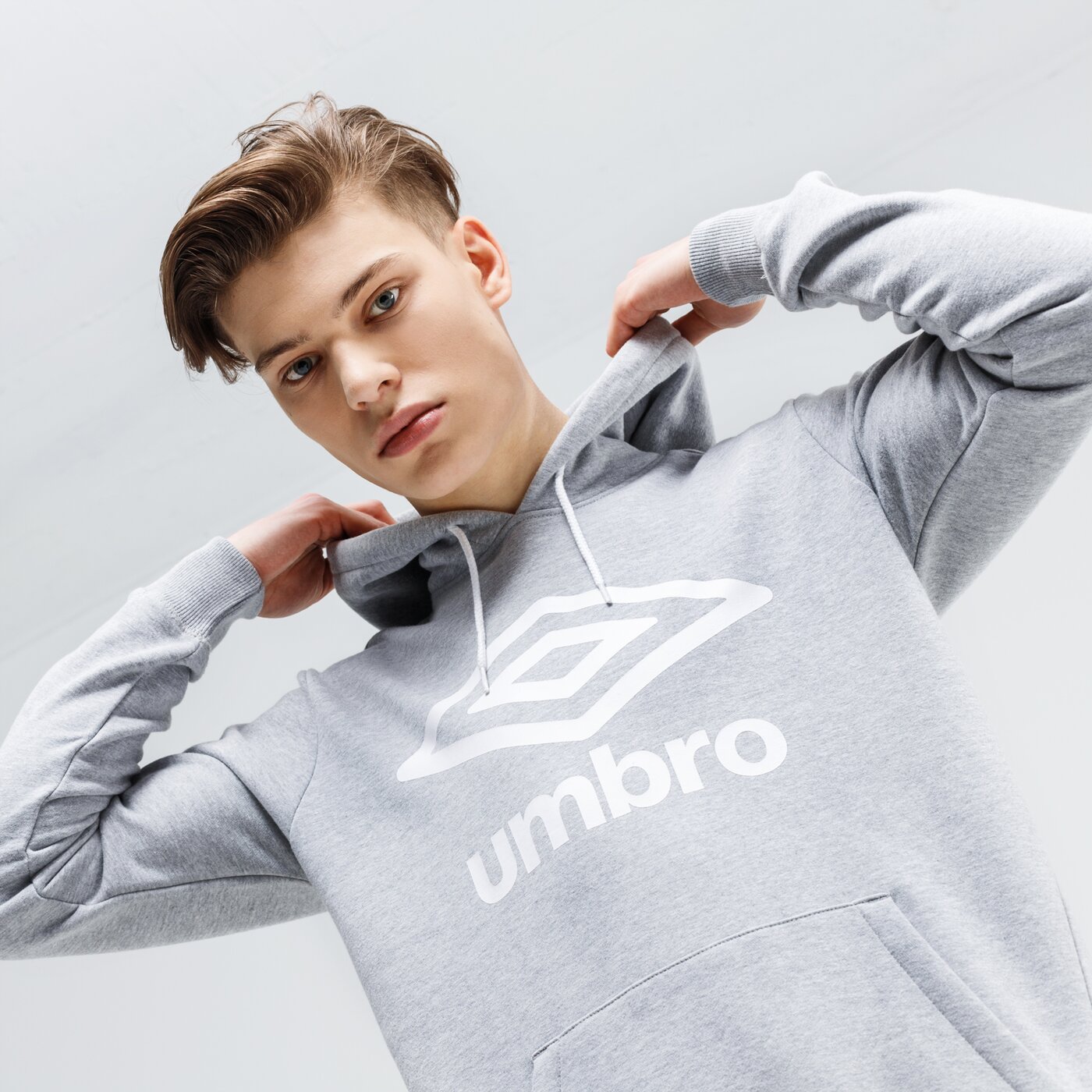 Bluza męska UMBRO BLUZA Z KAPTUREM FW LARGE LOGO 65629u-263 kolor szary
