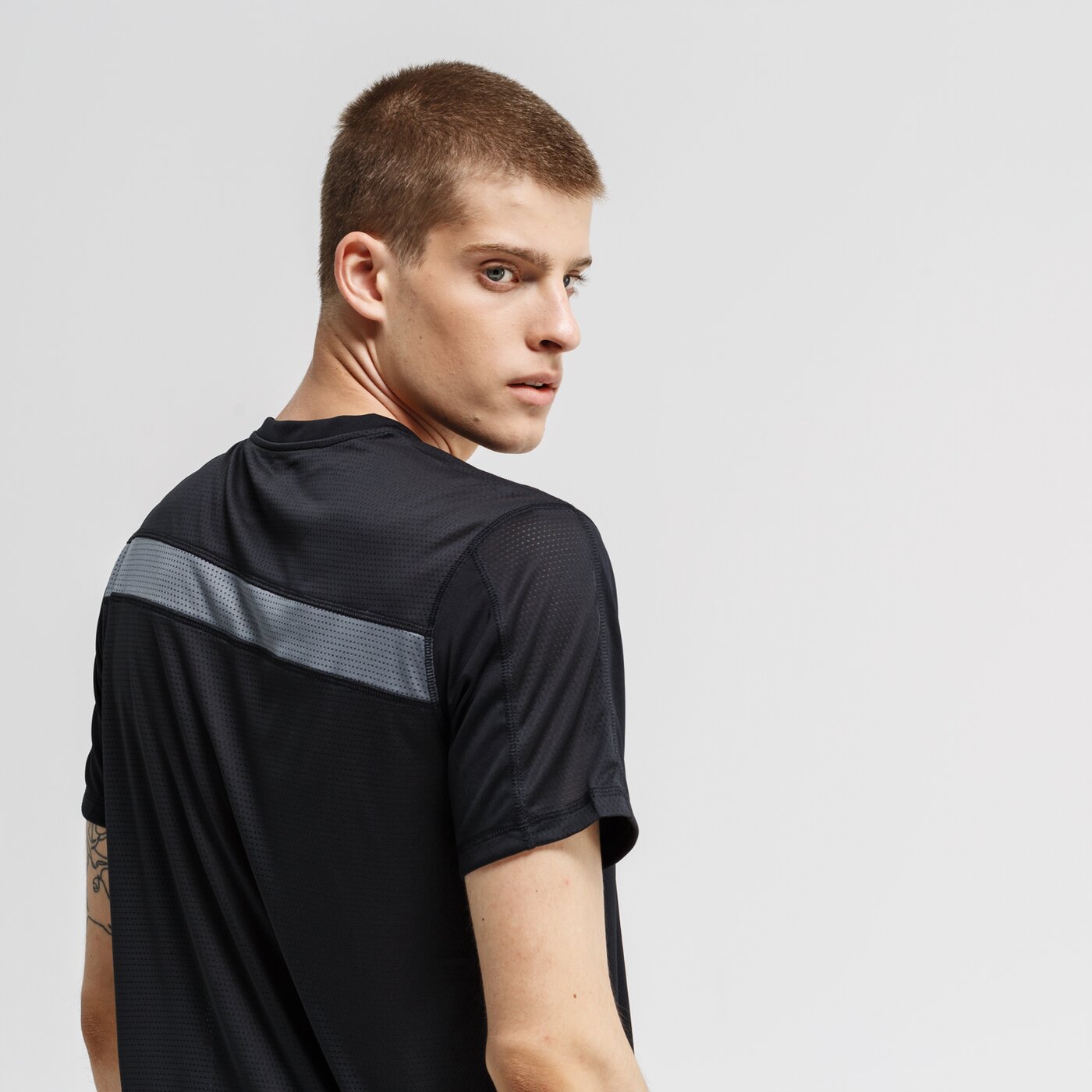 Koszulka męska REEBOK T-SHIRT WOR TECH TOP - REGULAR du2183 kolor czarny