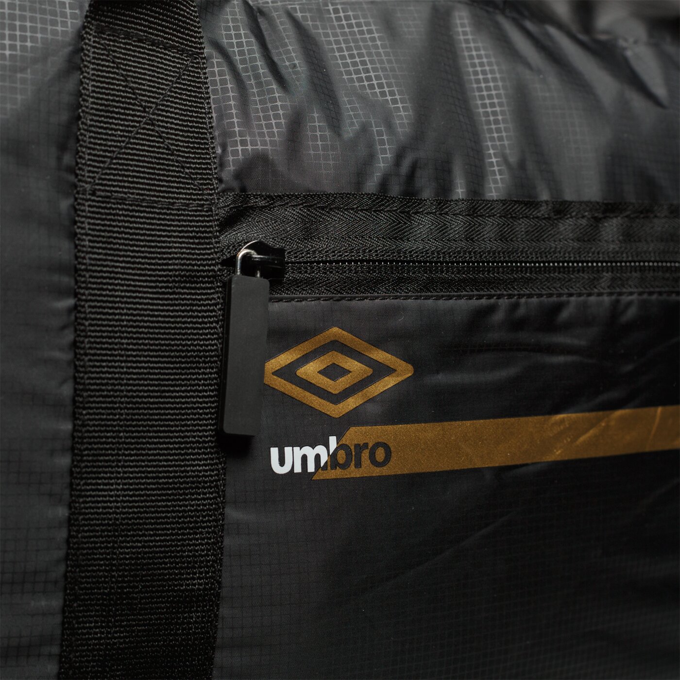 Torba sportowa damska UMBRO TORBA ZAKKA ul39tod03001 kolor czarny