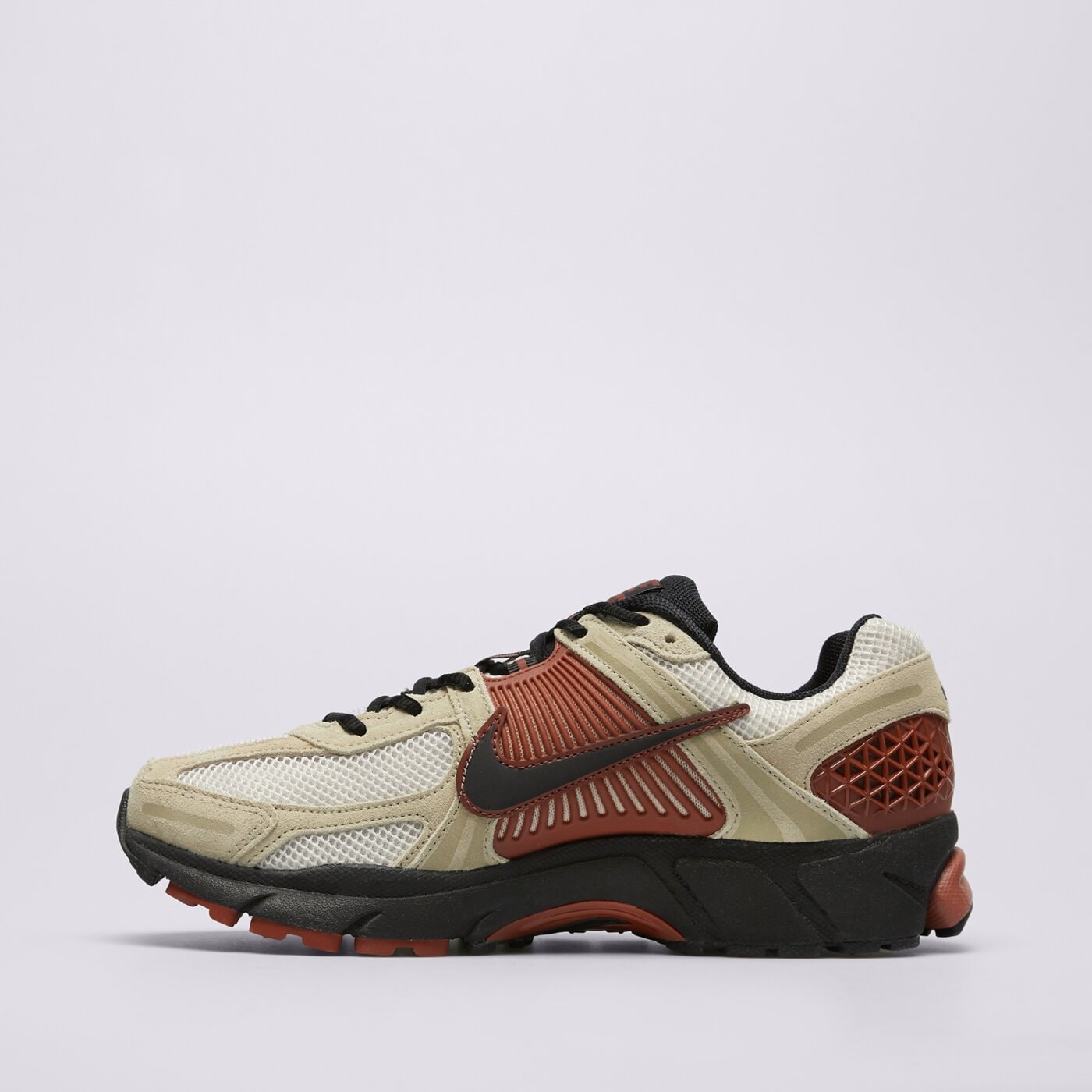 Buty sportowe męskie NIKE ZOOM VOMERO 5 hf1553-201 kolor beżowy