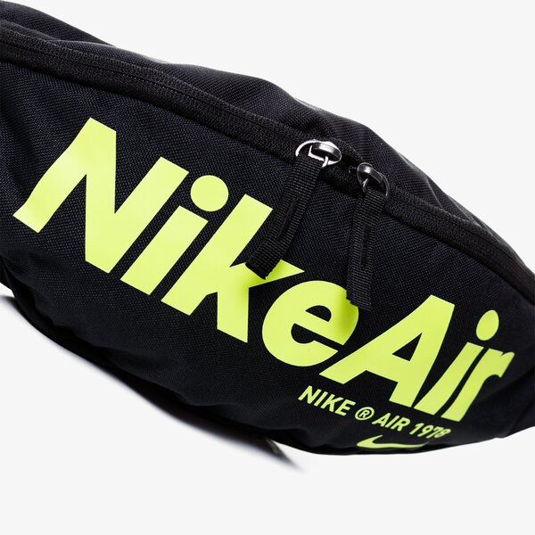 Nerka (saszetka na pas) damska sportowa NIKE NERKA HERITAGE 2.0 ct5226-010 kolor czarny