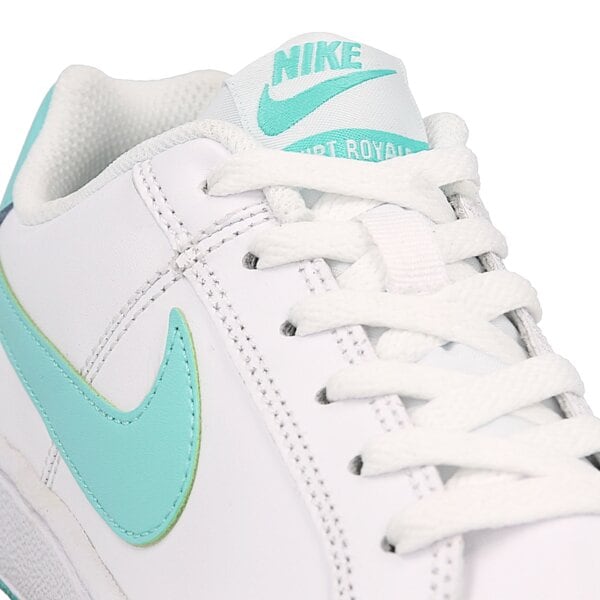 Buty sportowe damskie NIKE WMNS COURT ROYALE 749867131 kolor biały