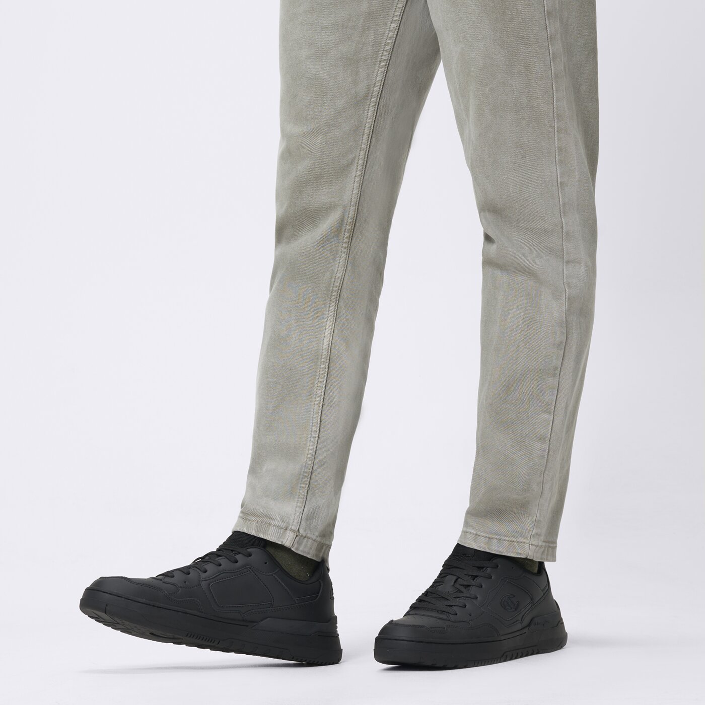 Buty sportowe męskie CHAMPION Z89 LOW s22099kk001 kolor czarny