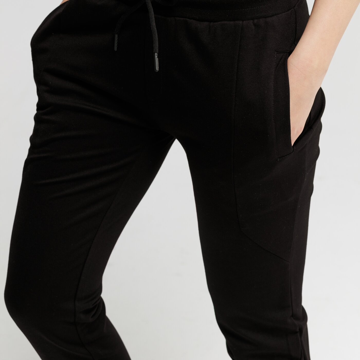 Spodnie dresowe damskie LOTTO SPODNIE ZUG lo19spd21001 kolor czarny