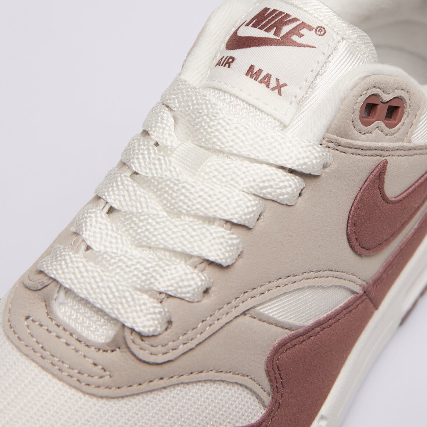 Buty sportowe damskie NIKE AIR MAX 1  dz2628-104 kolor kremowy