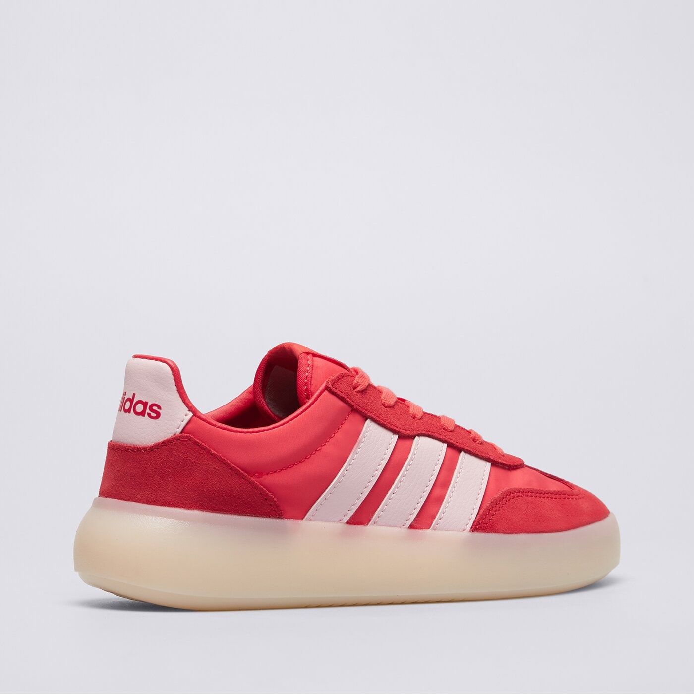 Buty sportowe damskie ADIDAS BARREDA DECODE jp9669 kolor czerwony