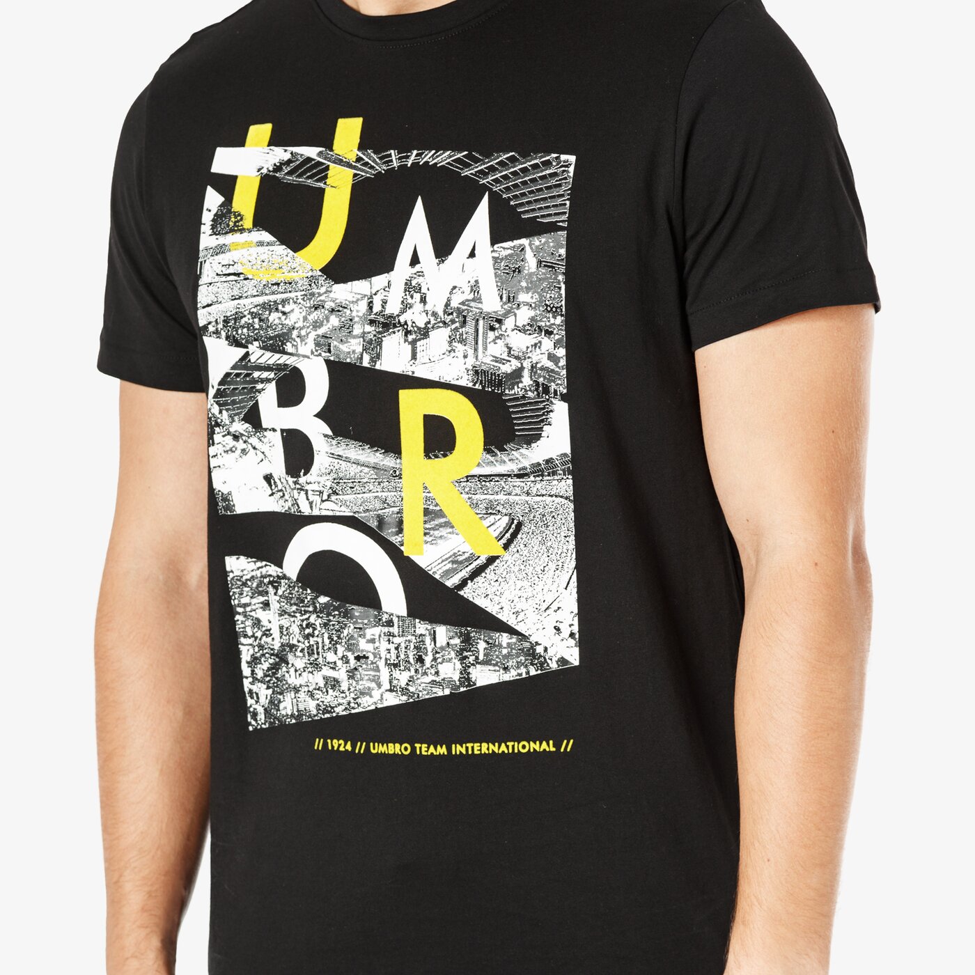Koszulka męska UMBRO T-SHIRT SS SCORE ul38tsm03001 kolor czarny