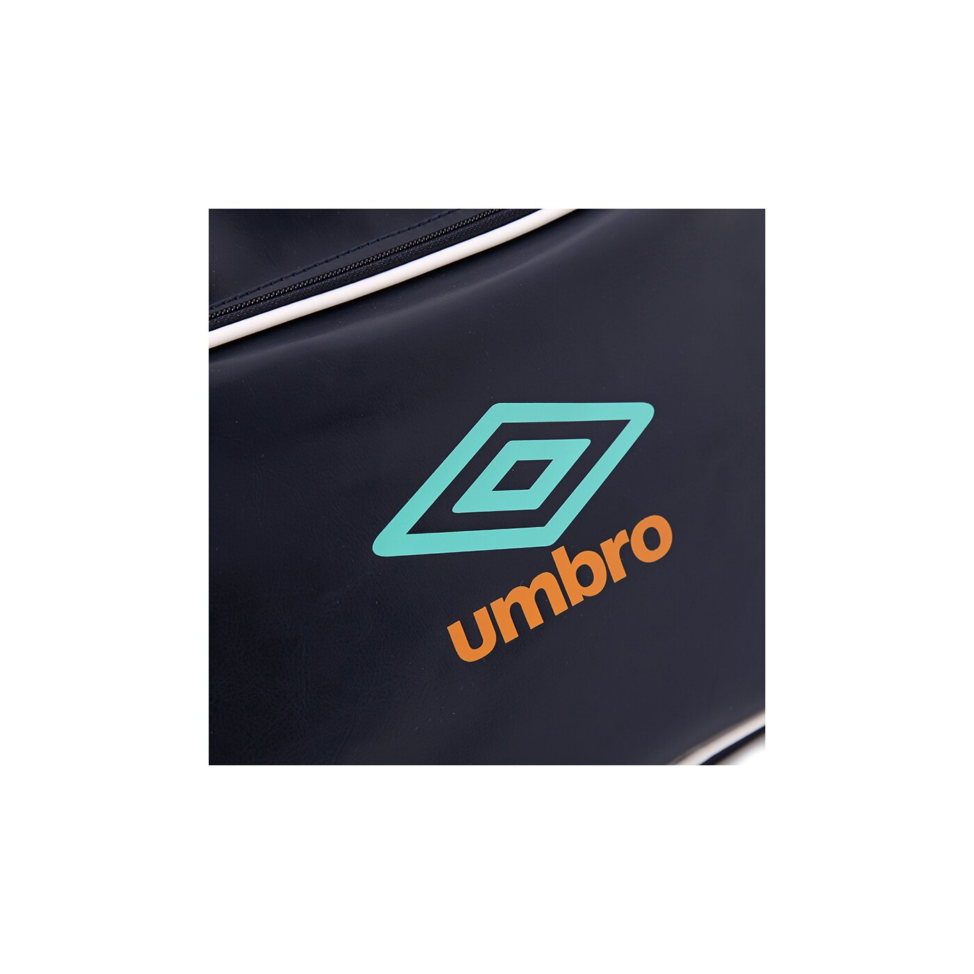 Torba sportowa damska UMBRO  TORBA NOTEBOOK MIX um14bug10d kolor granatowy
