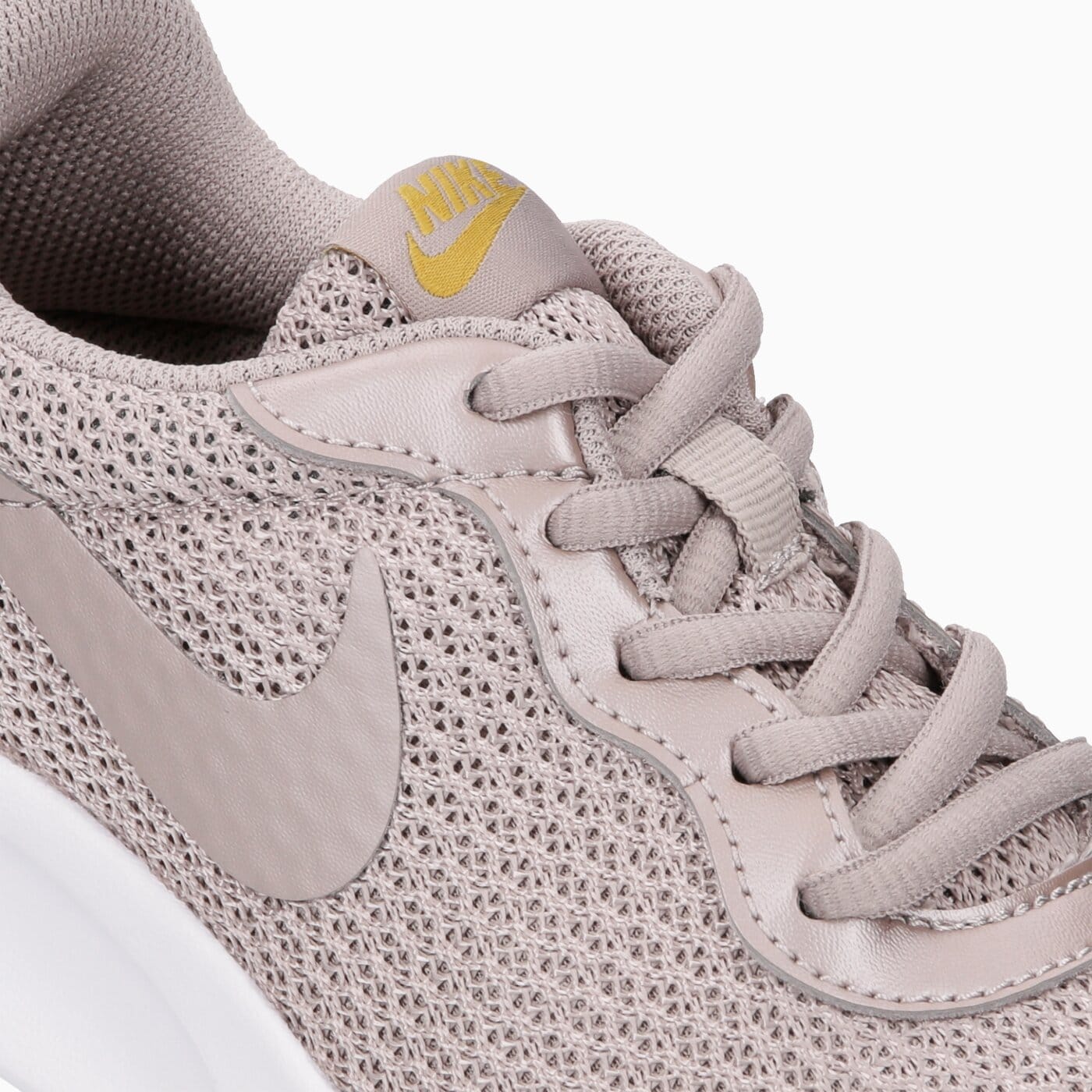 Buty sportowe damskie NIKE TANJUN 812655-204 kolor beżowy