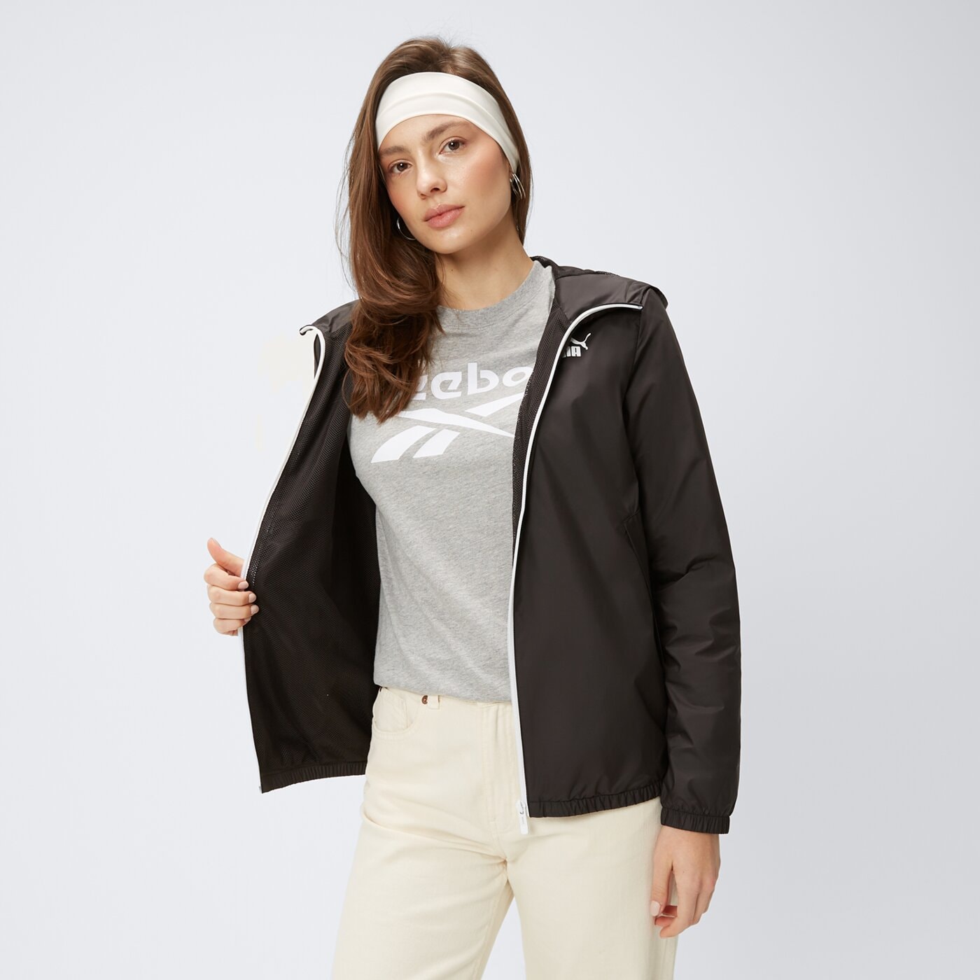 Kurtka przejściowa damska PUMA KURTKA ESS SOLID WINDBREAKER 847494 52 kolor czarny