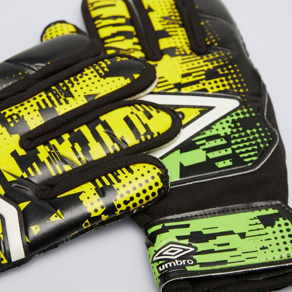 Dziecięce UMBRO RĘKAWICE PIŁKARSKIE FORMATION GLOVE - JNR 21386u-mcf kolor czarny