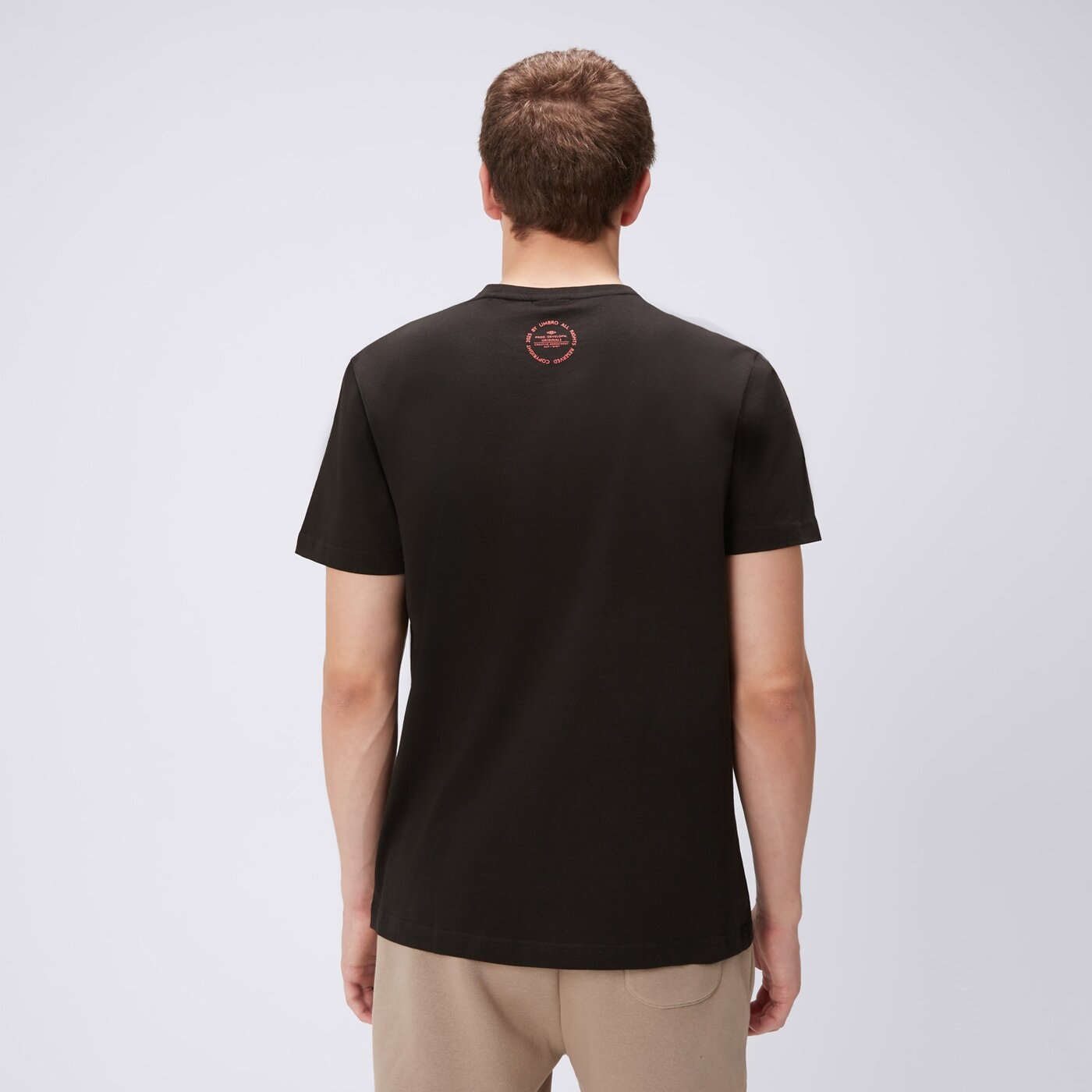 Koszulka męska UMBRO T-SHIRT UMBRO GRAPHICS BLACK ul325tsm02001 kolor czarny