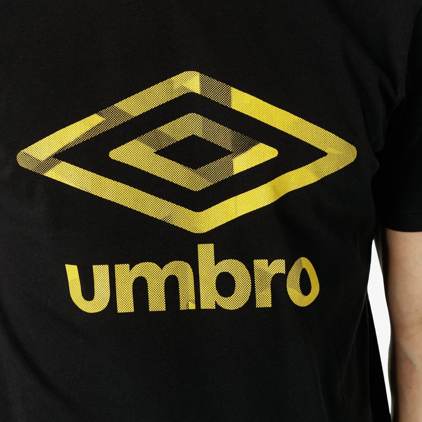 Koszulka męska UMBRO T-SHIRT SS 96 PRINT GRAPHIC 65446u-apc kolor czarny