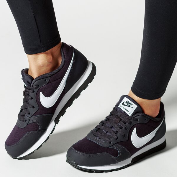 Buty dziecięce NIKE MD RUNNER 2 BG 807316-014 kolor granatowy