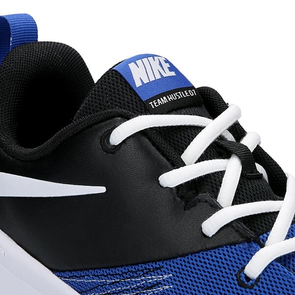 NIKE TEAM HUSTLE D 7 LOW (GS) 834318004 kolor niebieski
