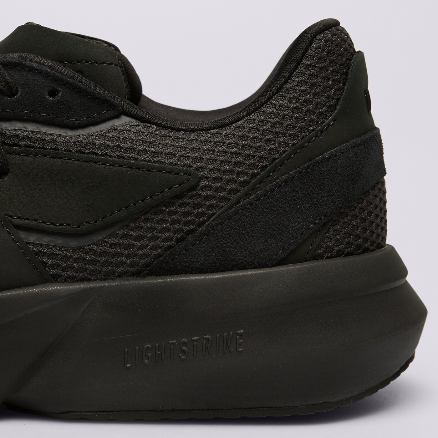 Buty sportowe męskie ADIDAS LIGHTBLAZE jh6941 kolor czarny