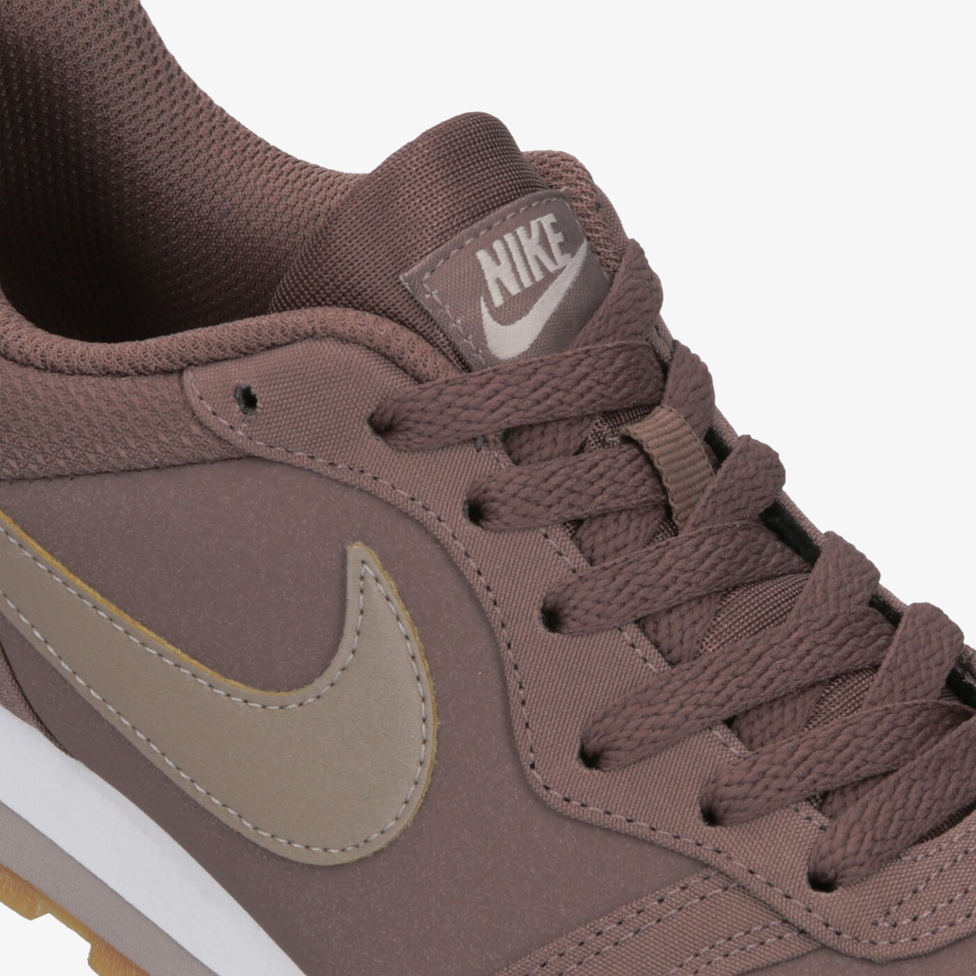 Buty sportowe damskie NIKE MD RUNNER 2 SE aq9121-203 kolor bordowy