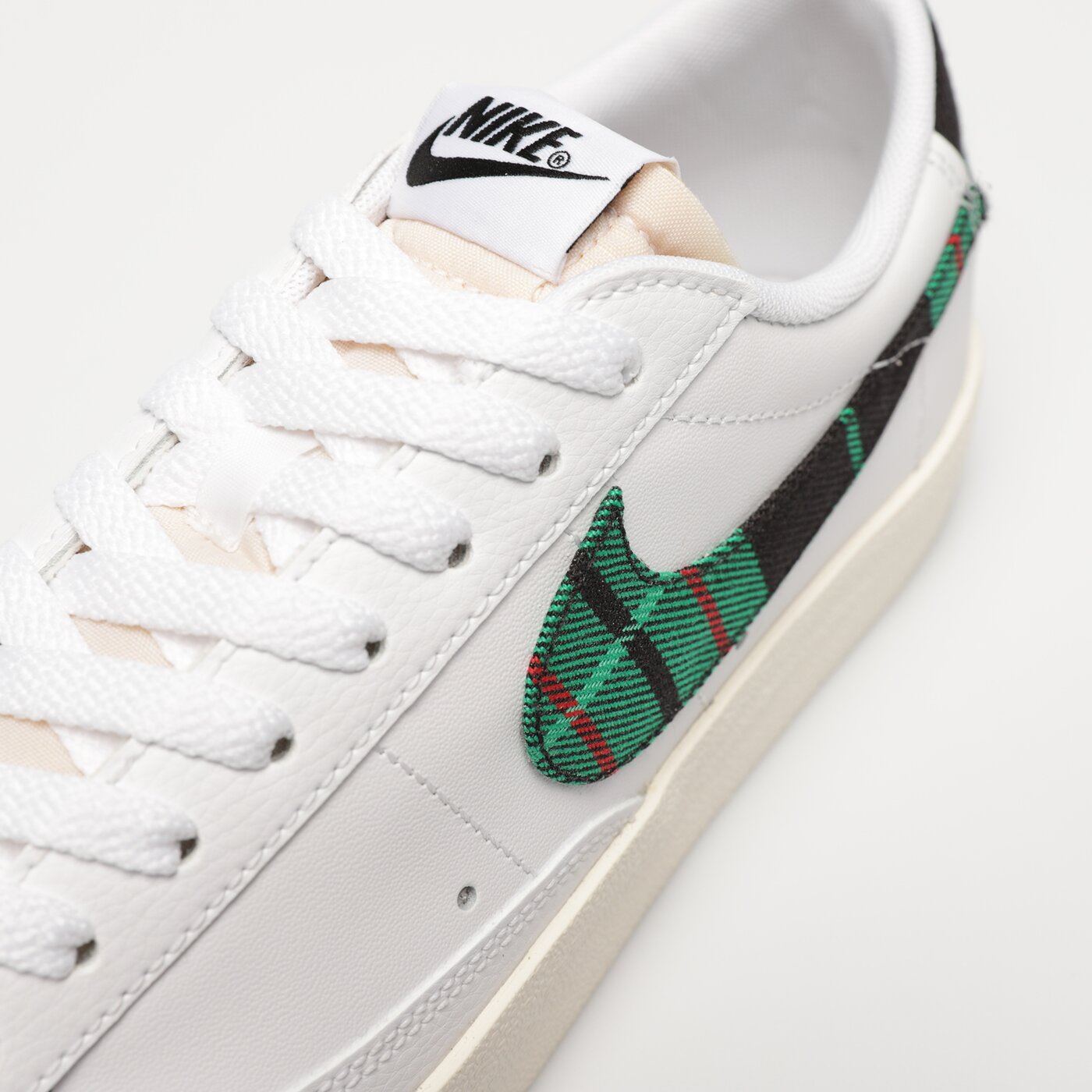 Buty sportowe męskie NIKE BLAZER LOW '77 PREMIUM dv0801-100 kolor biały